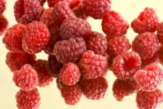 Photo of raspberries, foods with vitamin c